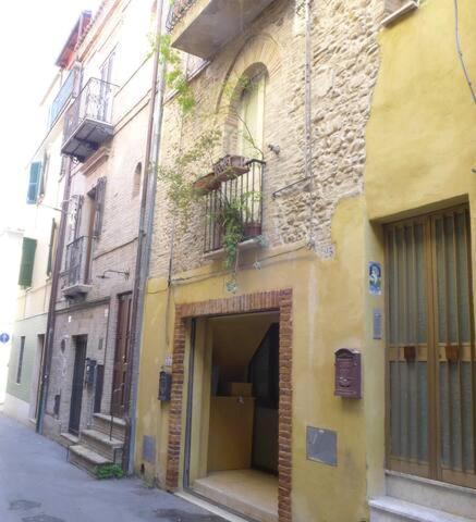 Medieval Apartment Vasto Exterior foto